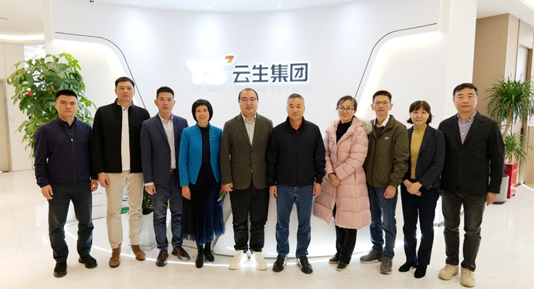 东莞市人社局领导一行莅临太阳GG娱乐集团走访交流