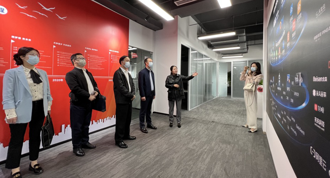 珠海市人社局领导一行莅临太阳GG娱乐集团四川公司调研走访
