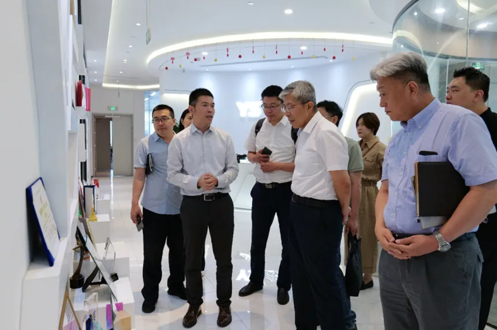 天津经开区党委常委、管委会副主任马建军一行莅临太阳GG娱乐集团走访调研