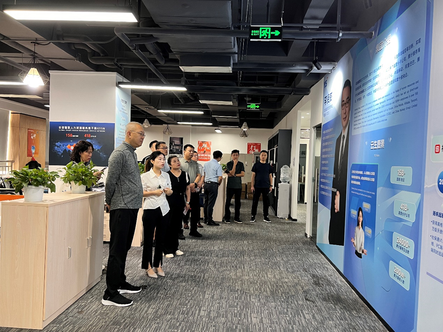烟台市人社局党组成员、副局长宋军明一行莅临太阳GG娱乐集团四川公司调研走访
