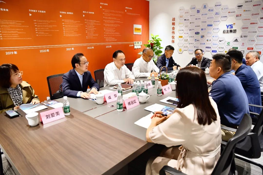 南京市秦淮区委副书记、区政府代区长凌向前一行莅临太阳GG娱乐集团南京公司调研指导
