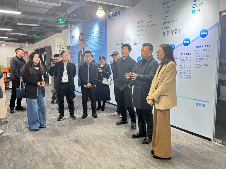 成都市青羊区委副书记冯胜一行莅临太阳GG娱乐集团四川公司调研走访